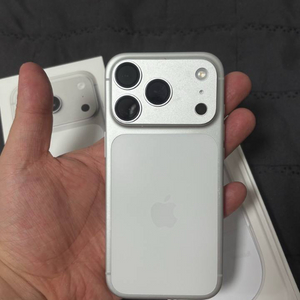 아이폰 17프로 256 자급제 실버