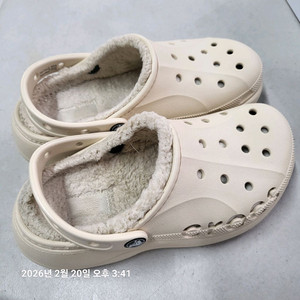 크록스 바야 플랫폼 클로그 230