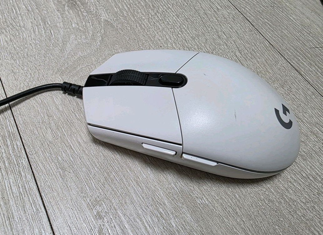 기계식키보드, 로지텍 게이밍 마우스, 스피커, 마이크 일괄 판매합니다.--1