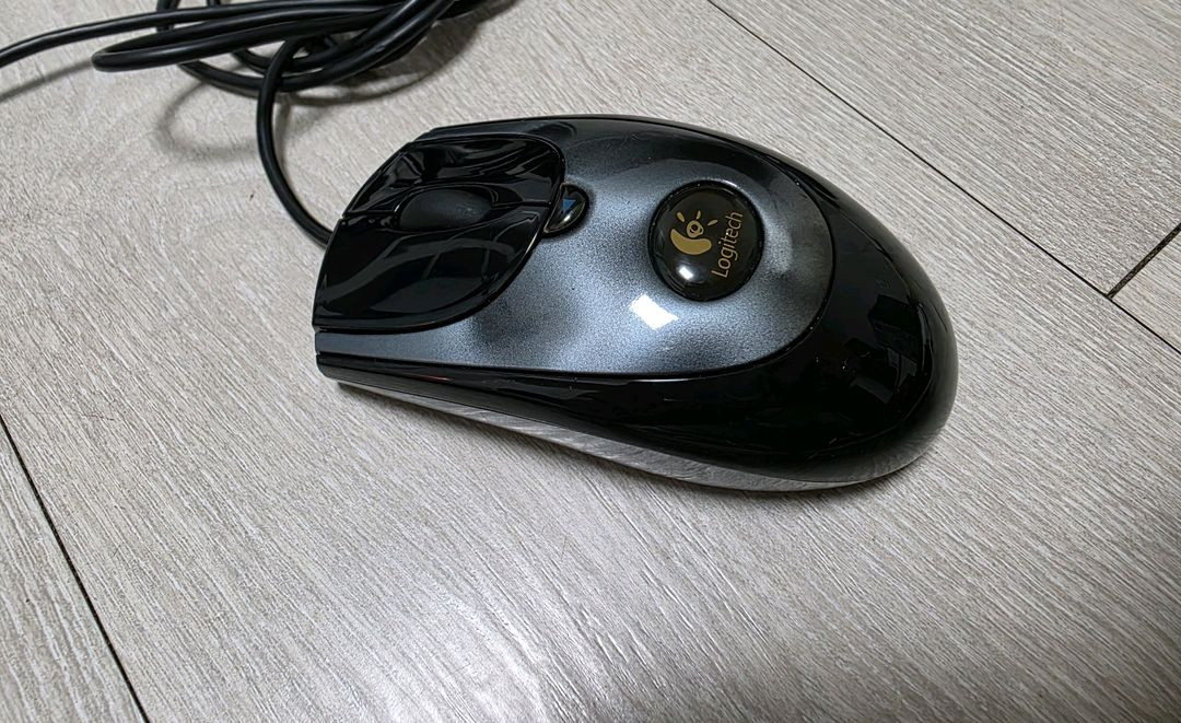 기계식키보드, 로지텍 게이밍 마우스, 스피커, 마이크 일괄 판매합니다.--3