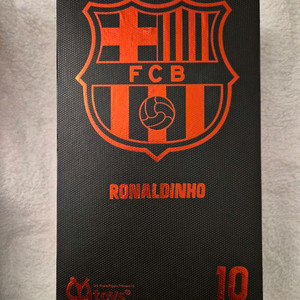 호나우지뉴 축구선수 피규어 팝니다