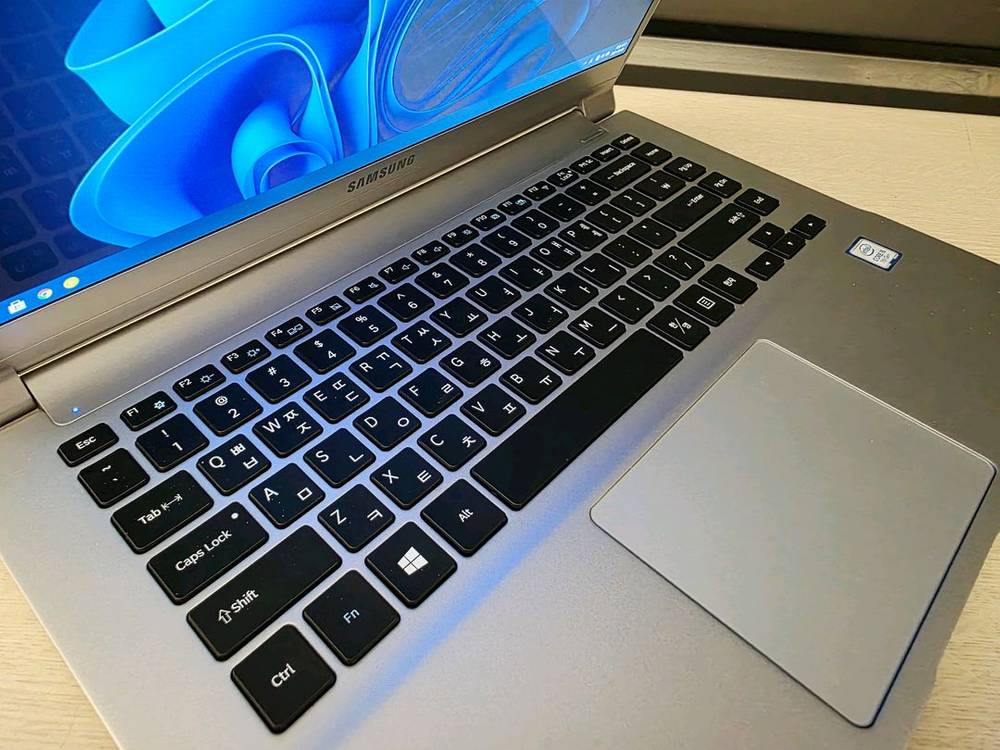 삼성 노트북 NT901X5J i5 8GB 256GB--4