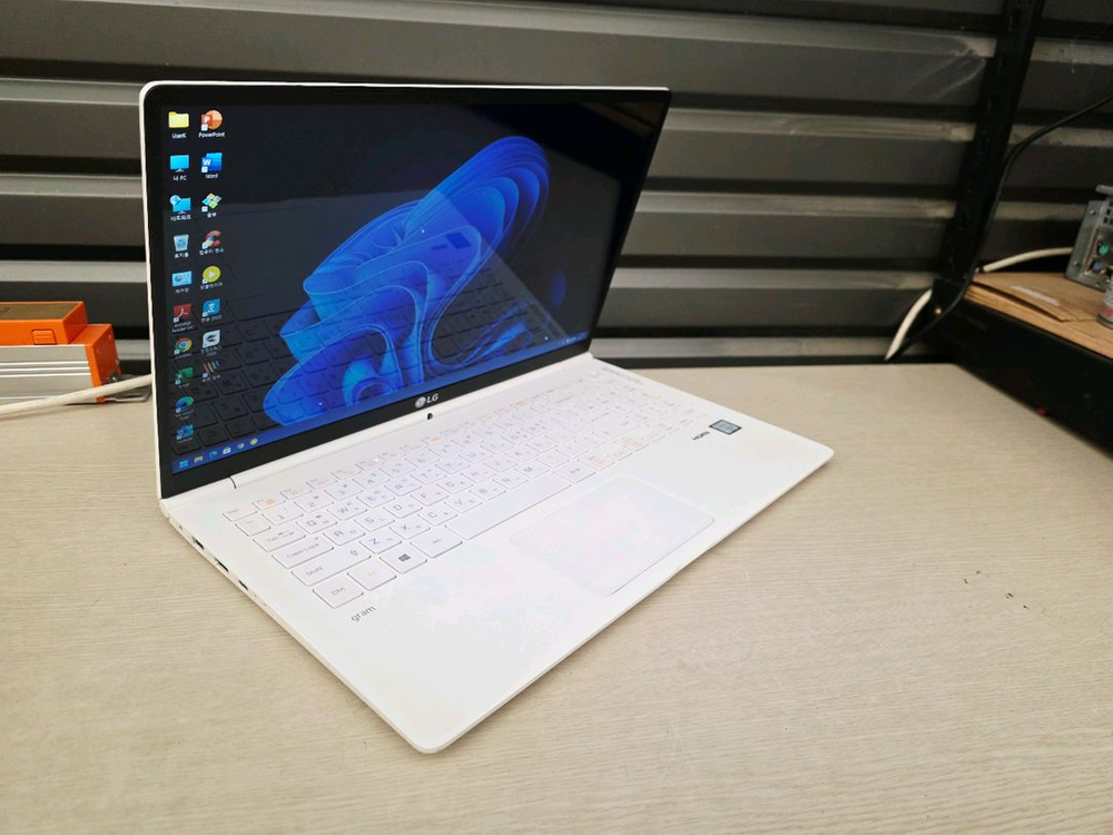 LG 그램 15ZB970-GP50KN 15인치 노트북--9