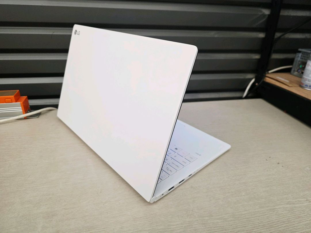 LG 그램 15ZB970-GP50KN 15인치 노트북--3