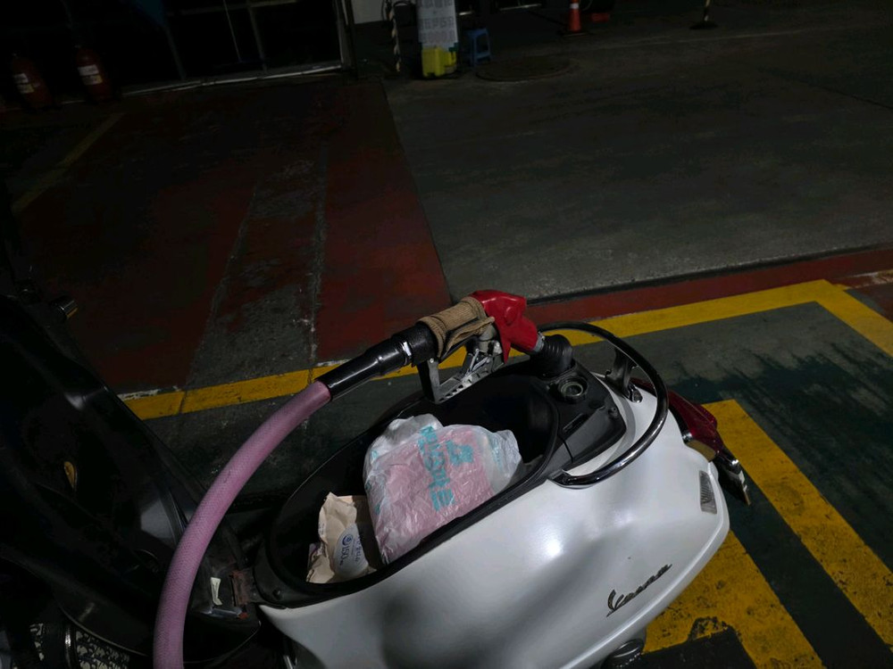 부산 베스파 gts300 슈퍼 흰,검 포인트 투톤 판매합니다--5