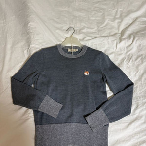 메종키츠네 폭스헤드 그레이 니트 이미지