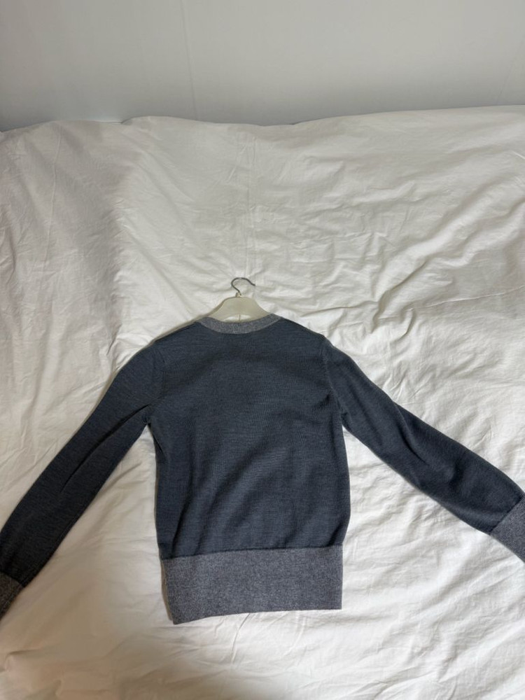 메종키츠네 폭스헤드 그레이 니트 이미지