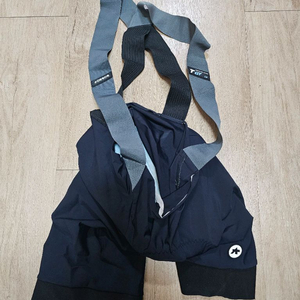 아소스 GT 빕숏 C2 팝니다