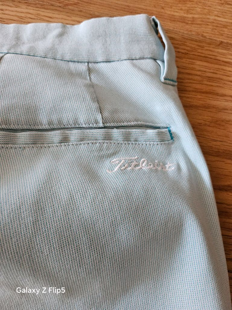 타이틀리스트 하늘색바지--3