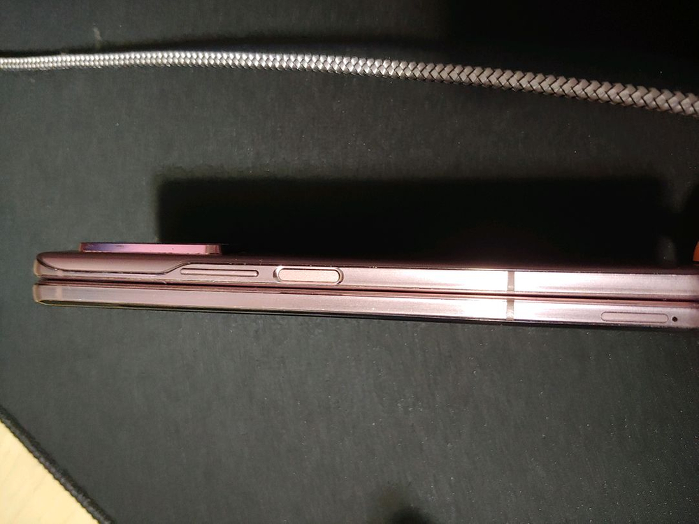 갤럭시 z폴더2 이미지