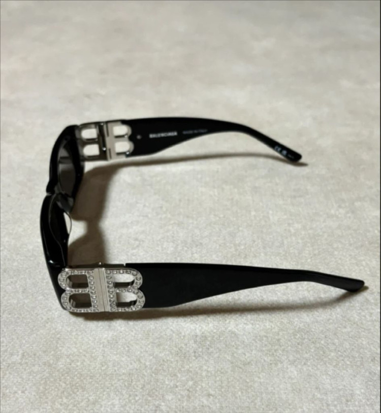 발렌시아가 선글라스 지드래곤 gd 선글라스 팝니다!!--2