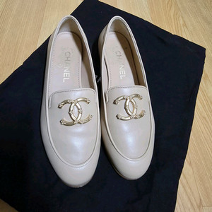 샤넬 카멜리아 CC 로고 베이지 로퍼 35 사이즈