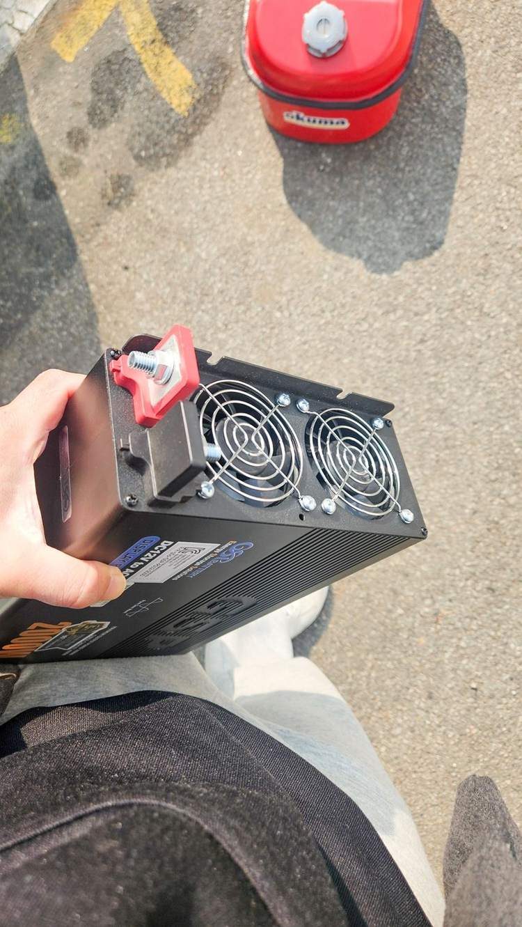 (미사용) 순수 정현파 GSP 차박 캠핑 인버터 12v 220v 2000w 팝니다 이미지