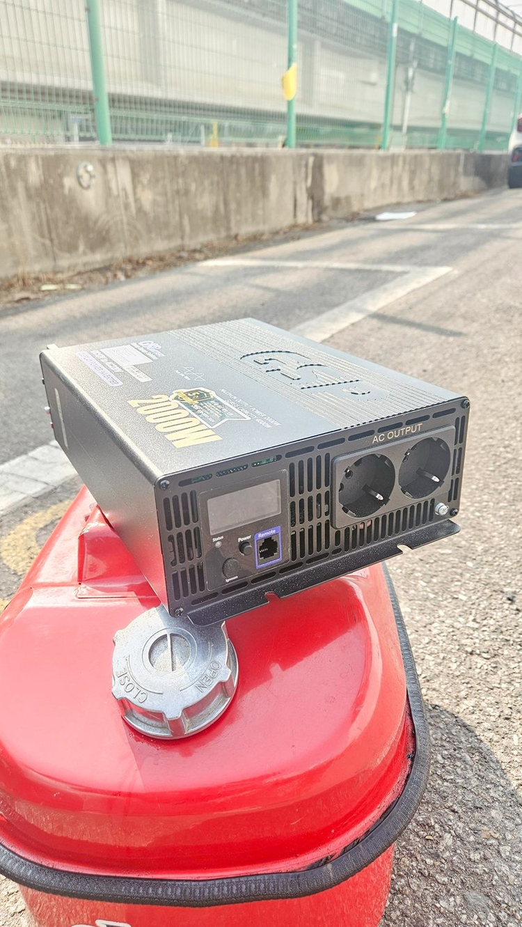 (미사용) 순수 정현파 GSP 차박 캠핑 인버터 12v 220v 2000w 팝니다 이미지