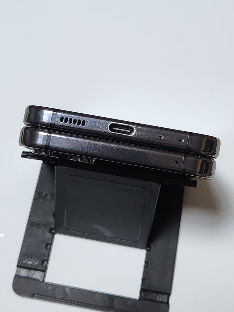 갤럭시Z플립5 256G 무잔상 블랙 58673--6