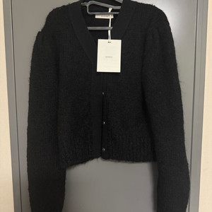 아모멘토 그랜마 가디건 블랙