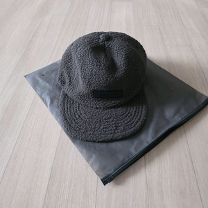 피오갓 에센셜 플리스 야구 모자 (잉크색, 새제품)