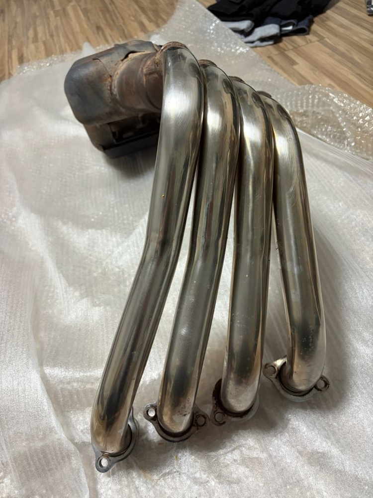 23년식 cbr650r 순정 머플러 이미지