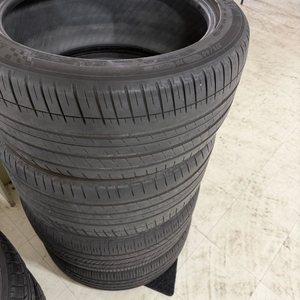 2454519 2754019 타이어 팝니다