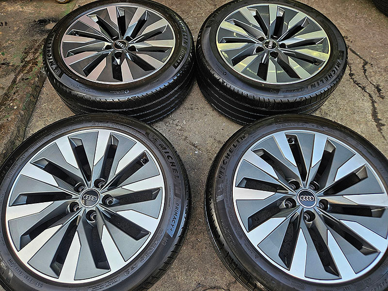 아우디 C8 A6 45TFSI 정품 18인치 휠타이어셋트--1
