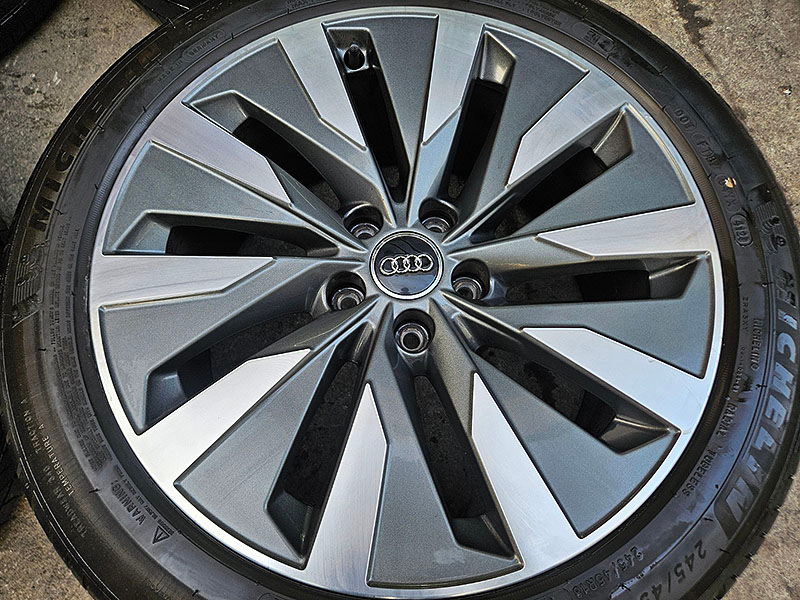아우디 C8 A6 45TFSI 정품 18인치 휠타이어셋트--3