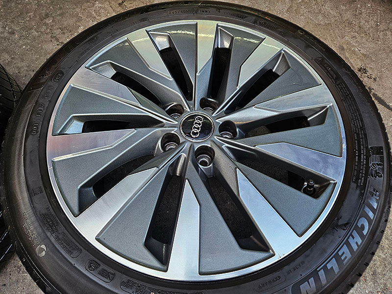 아우디 C8 A6 45TFSI 정품 18인치 휠타이어셋트--4