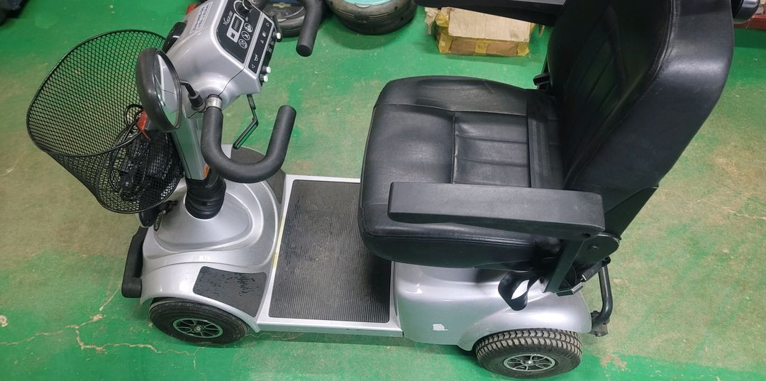 전동 스쿠터 운반차 4륜 이미지