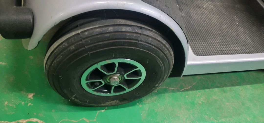 전동 스쿠터 운반차 4륜 이미지