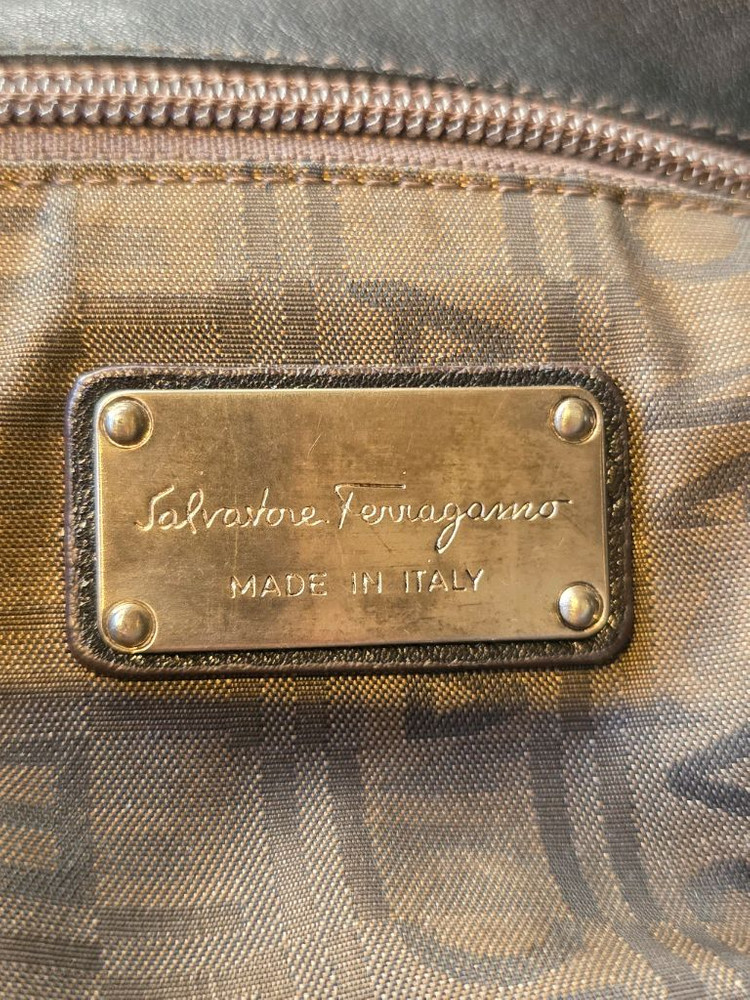 [정품]Salvatore Ferragamo Gancini Leather--3