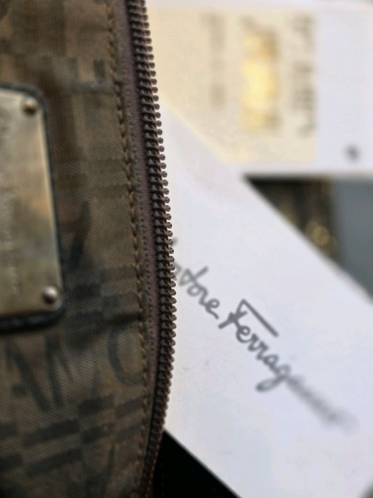 [정품]Salvatore Ferragamo Gancini Leather--4