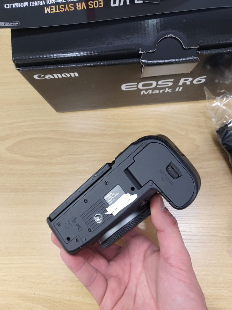 캐논r6m2 7천컷대 민트급바디판매해요 풀박스구성--3