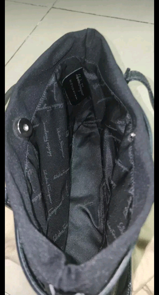 페라가모 스몰 숄더백--6