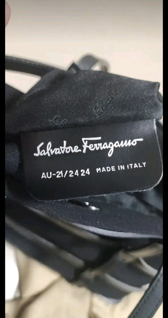 페라가모 스몰 숄더백--7