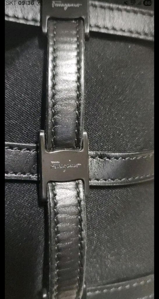 페라가모 스몰 숄더백--8