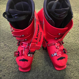 아토믹 레드스터 스키 부츠 이미지