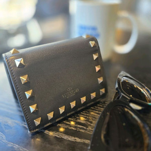 [정품] VALENTINO Rockstud Wallet