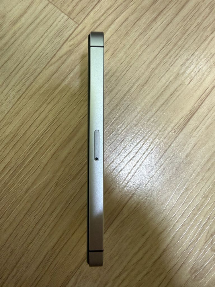 소장용 아이폰SE1 128G (스페이스 그레이) 판매합니다--2