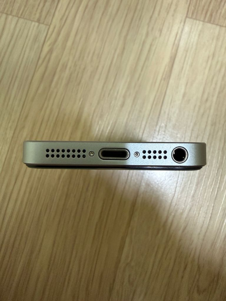 소장용 아이폰SE1 128G (스페이스 그레이) 판매합니다--4