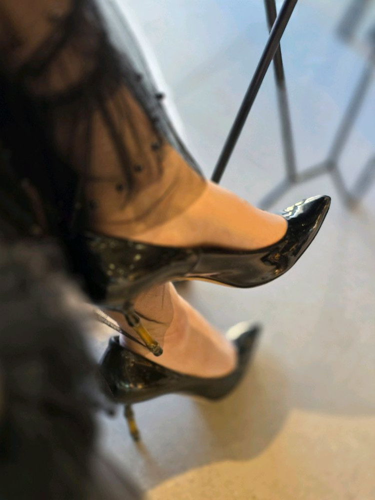 [정품] GUCCI Black Patent Stiletto 38--1