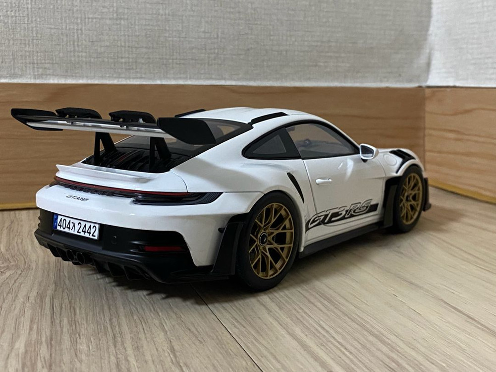 1:18 노레브 포르쉐 992 gt3 rs (911) 다이캐스트--4