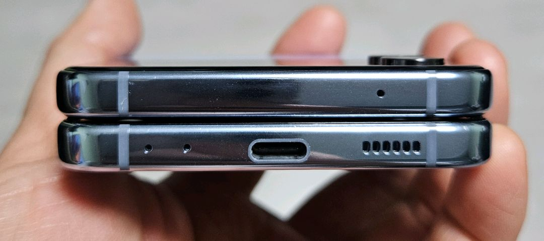 갤럭시 Z플립4 블루 256GB A급 싸게 팝니다.--4