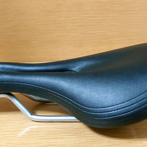 Cobb Tenace(콥 테네스) 자전거 안장