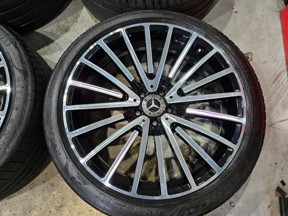 벤츠 W214 E클래스 / W223 S클래스용 마차 스타일 20인치 휠타이어 판매합니다 이미지