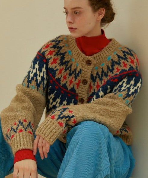 그린버터 노르딕 신민아 가디건 이미지