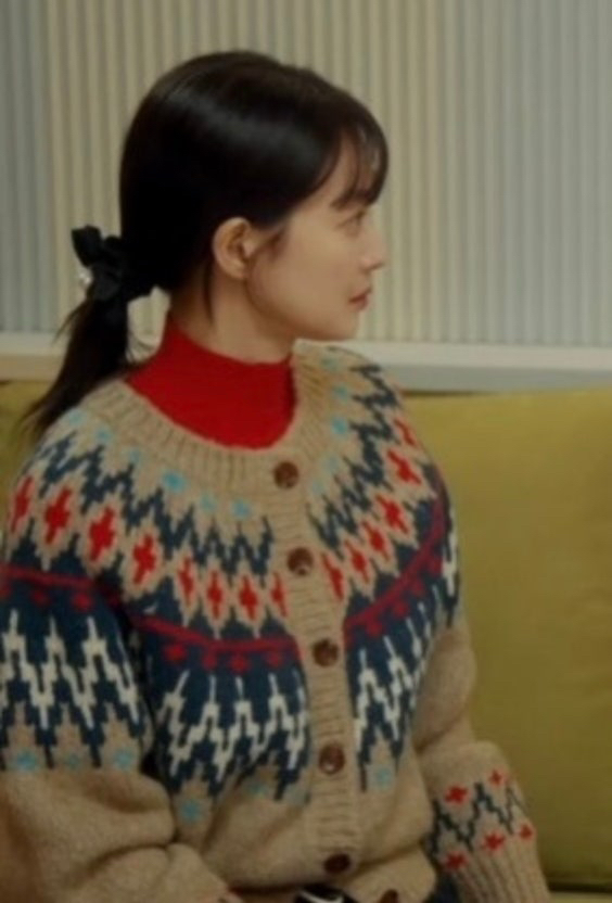 그린버터 노르딕 신민아 가디건 이미지