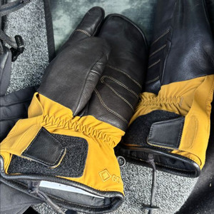 아크테릭스 사브레 인덱스미튼 XL