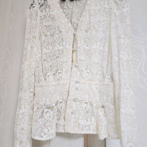 레이스 블라우스