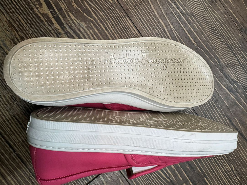 페라가모 엠보 핑크 슬립온 (245~250)--4