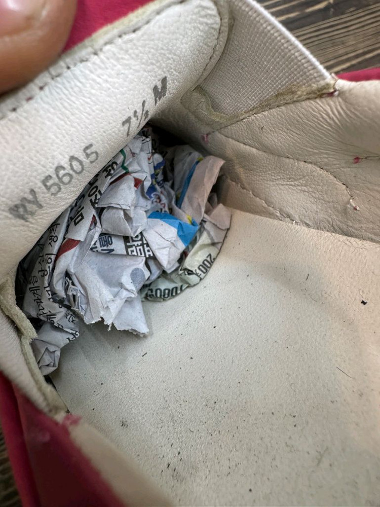 페라가모 엠보 핑크 슬립온 (245~250)--5