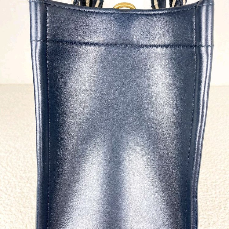 디올 북토트 스몰--9